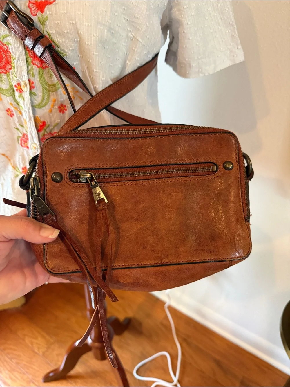 Frye Chestnut Brown Leather Messenger Crossbody